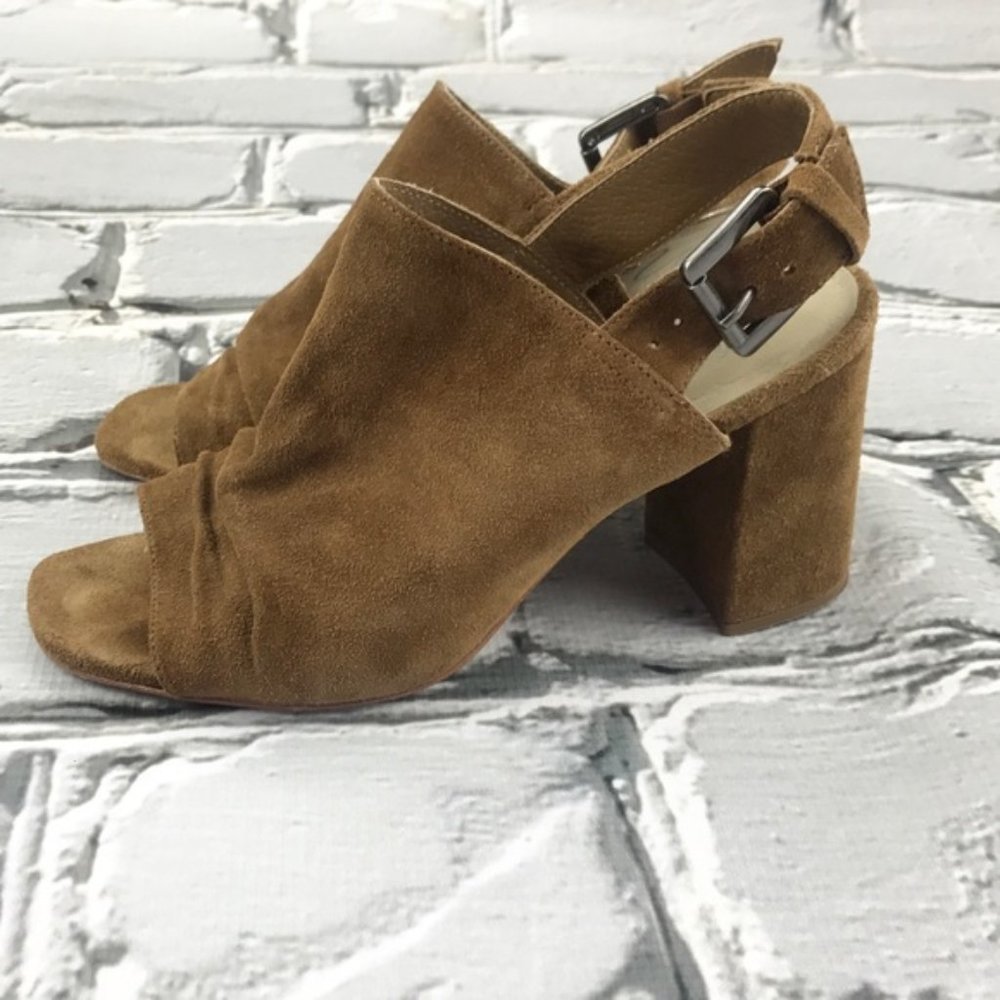 💕SALE💕Matisse Taupe Suede Kellen Slingback Pumps - Picture 4 of 8